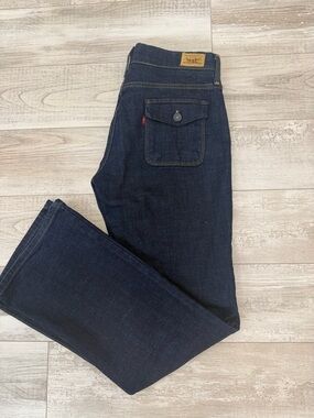Levi's 545 low boot cut Jeans - Dark wash, size 10